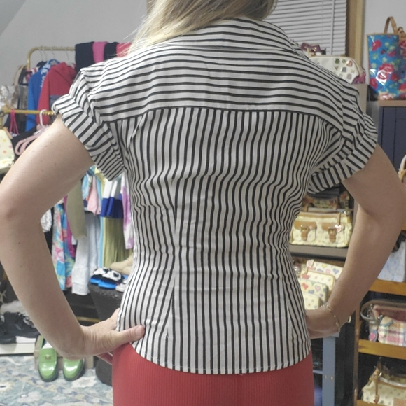 FRAME Denim - NWT Noir Multi Button Down Rolled Sleeve Top - Picture 7 of 7